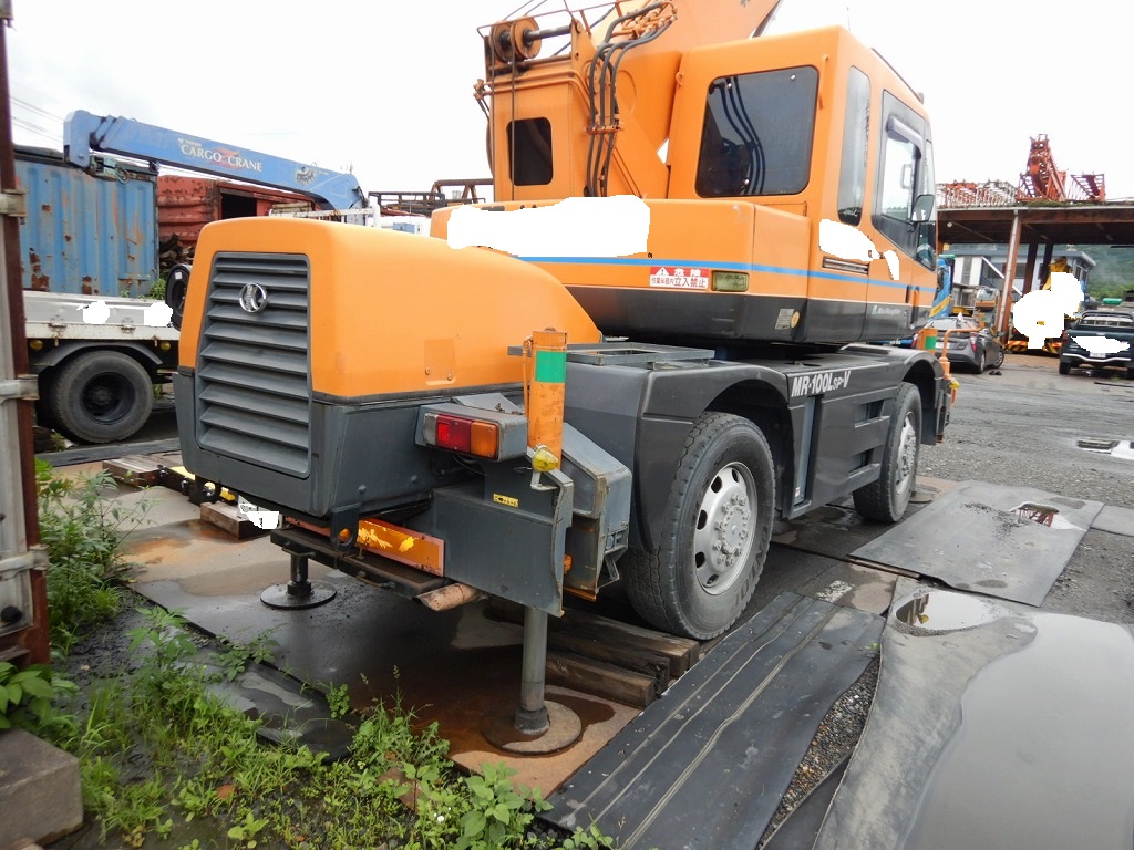 Cẩu lốp 10 tấn KATO KR10H-LII 2002